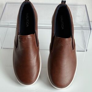 Big Boys Slide On Cushioned Akeley Casual Shoes Size 4